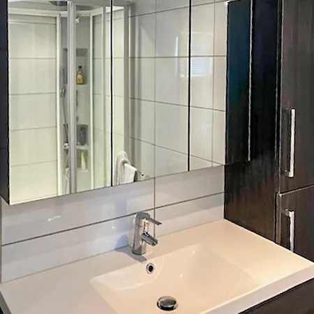 4 Bedroom Cozy In * Idse