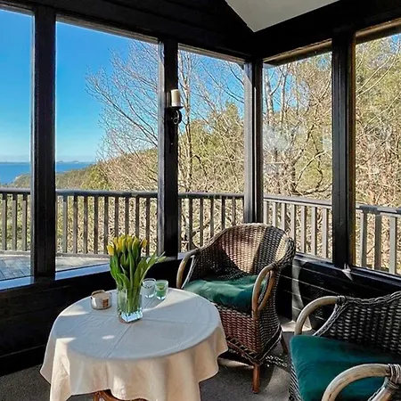 4 Bedroom Cozy In * Idse